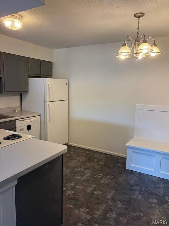 1637 Summergate Parkway #N, St Peters, MO 63303 — listing photo 2 of 13