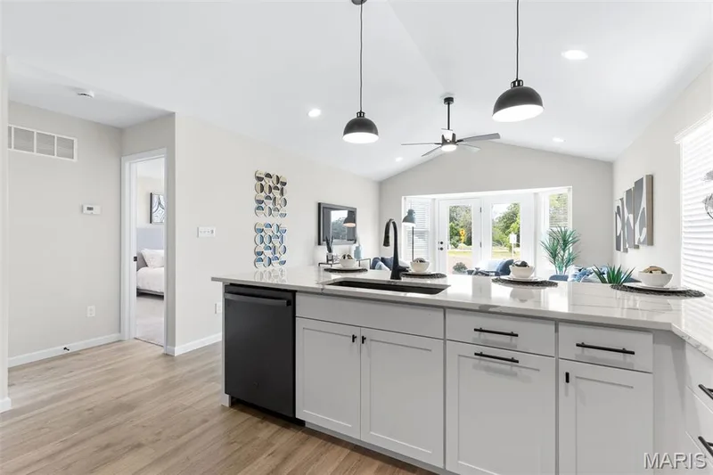 2 Carolina at Oakshire, O'Fallon, MO 63385 — listing photo 11 of 21