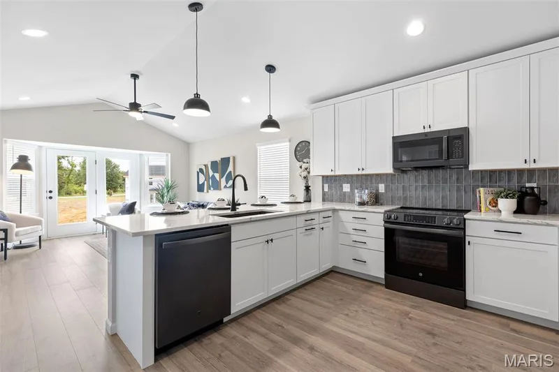 2 Carolina at Oakshire, O'Fallon, MO 63385 — listing photo 14 of 21