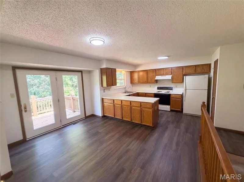 2827 Bromley Drive, O'Fallon, MO 63368 — listing photo 2 of 21