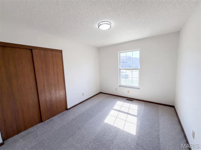 2827 Bromley Drive, O'Fallon, MO 63368 — listing photo 4 of 21