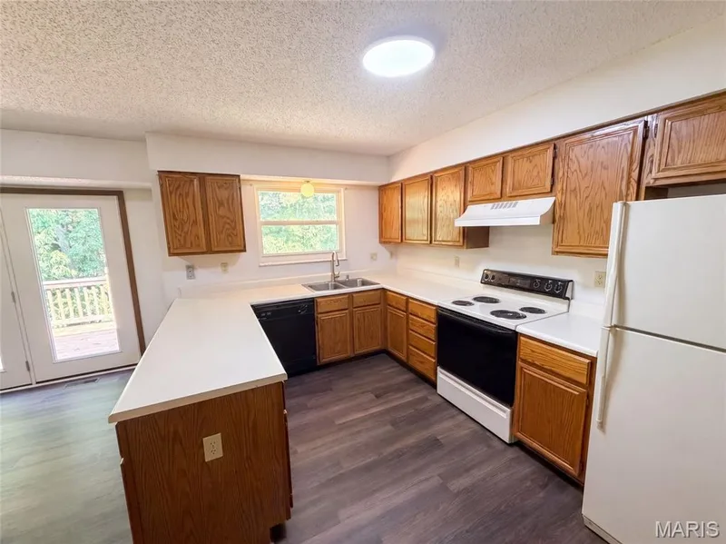 2827 Bromley Drive, O'Fallon, MO 63368 — listing photo 6 of 21
