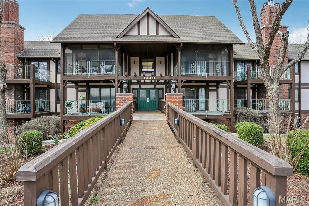 1440 Heritage Landing #208, St Charles, MO 63303 — listing photo 1 of 24