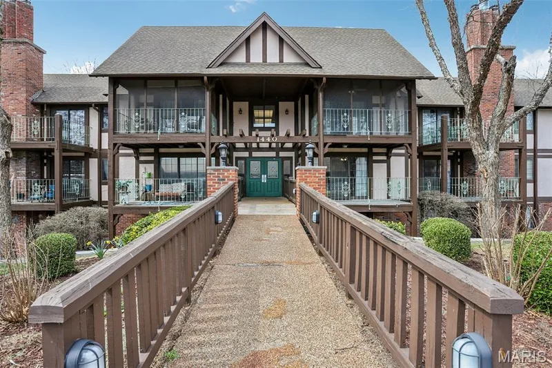 1440 Heritage Landing #208, St Charles, MO — listing photo 1