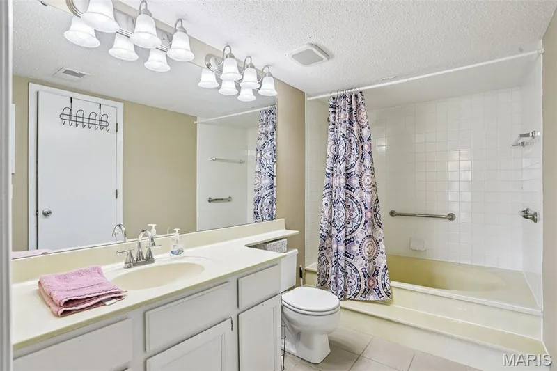 1440 Heritage Landing #208, St Charles, MO 63303 — listing photo 13 of 24