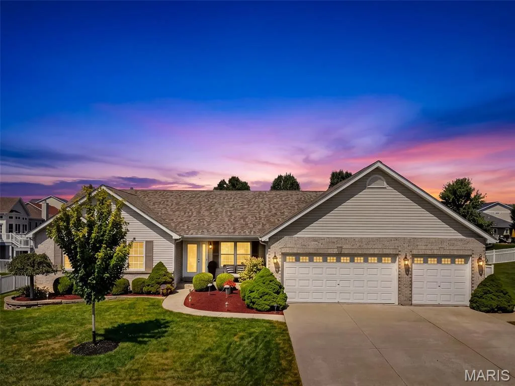 331 Fallon Parkway, St Peters, MO 63376 — listing photo 1 of 43