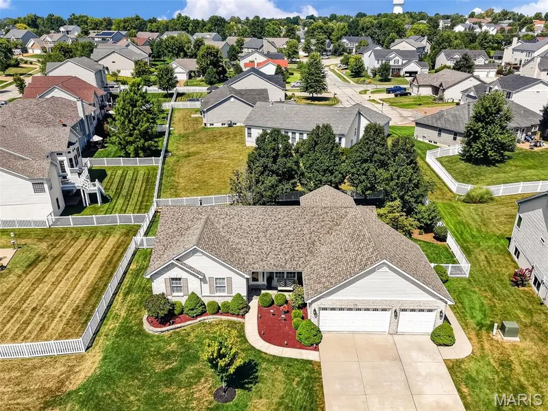 331 Fallon Parkway, St Peters, MO 63376 — listing photo 2 of 43