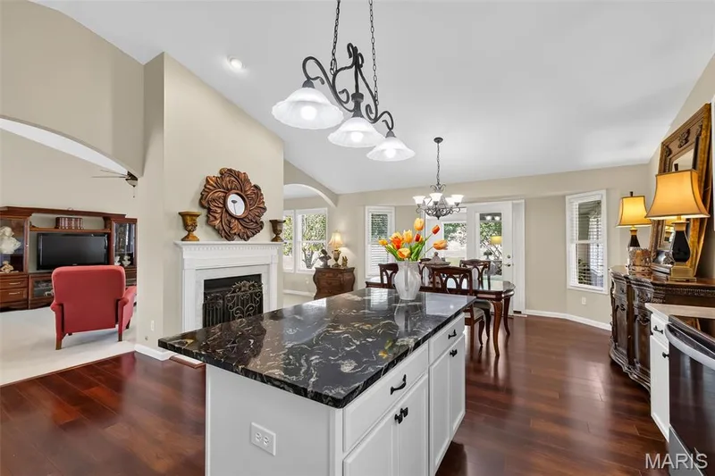 331 Fallon Parkway, St Peters, MO 63376 — listing photo 5 of 43