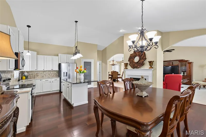 331 Fallon Parkway, St Peters, MO 63376 — listing photo 7 of 43