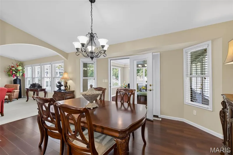331 Fallon Parkway, St Peters, MO 63376 — listing photo 8 of 43