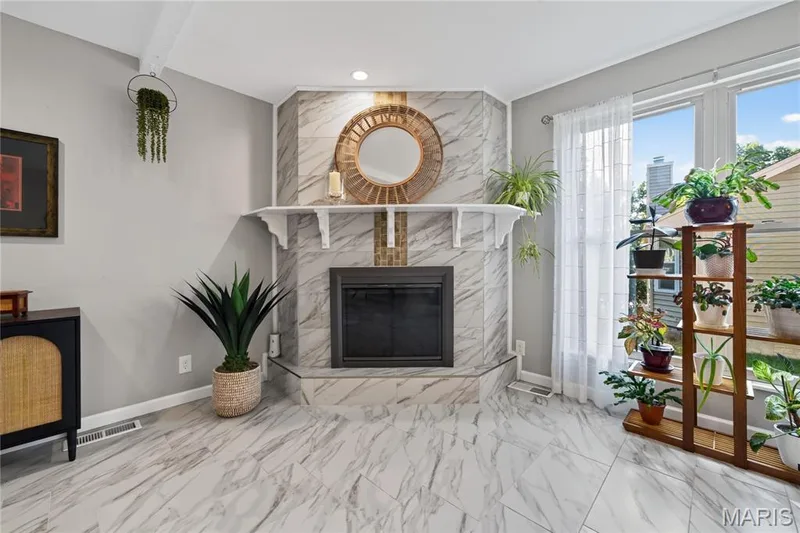 202 Rue Grand Drive, Lake St. Louis, MO 63367 — listing photo 10 of 26
