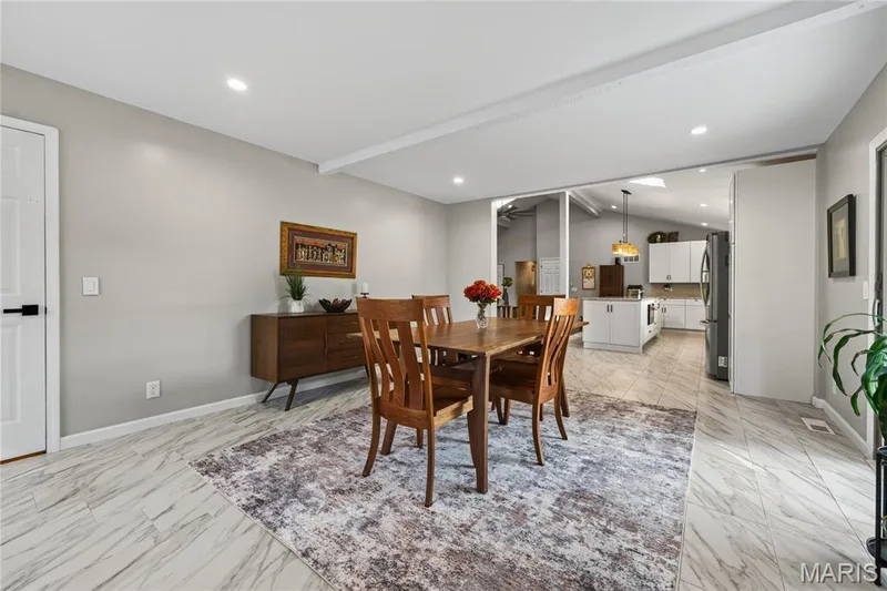 202 Rue Grand Drive, Lake St. Louis, MO 63367 — listing photo 11 of 26