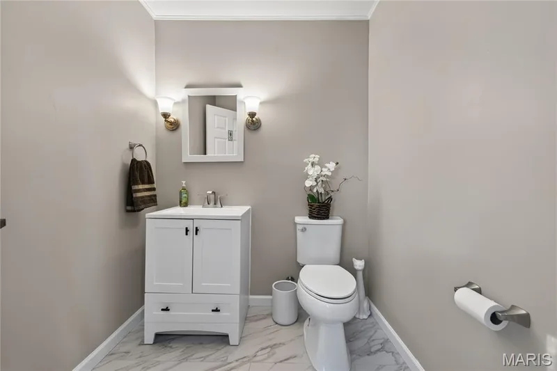 Powder room — 202 Rue Grand Drive, Lake St. Louis, MO 63367