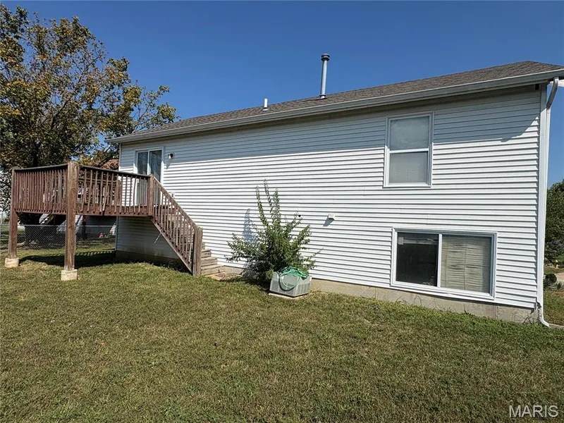 812 Patricia Court, Wentzville, MO 63385 — listing photo 8 of 14