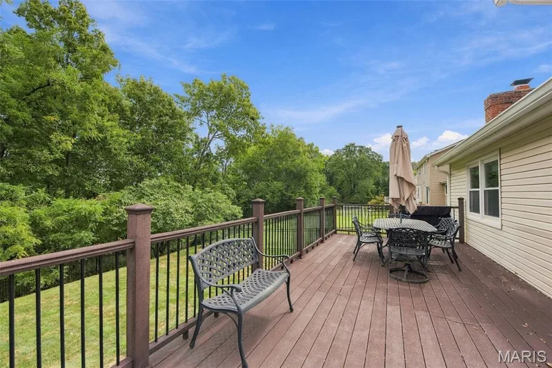 1751 Canyon View Court, Chesterfield, MO 63017 — listing photo 5 of 25