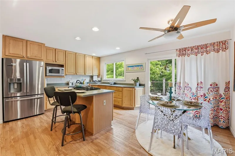 1751 Canyon View Court, Chesterfield, MO 63017 — listing photo 12 of 25