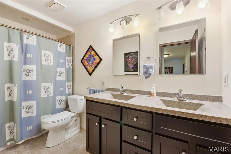 1751 Canyon View Court, Chesterfield, MO 63017 — listing photo 22 of 25