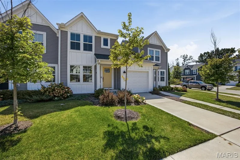318 Newbridge Way, St Charles, MO 63368 — listing photo 4 of 29