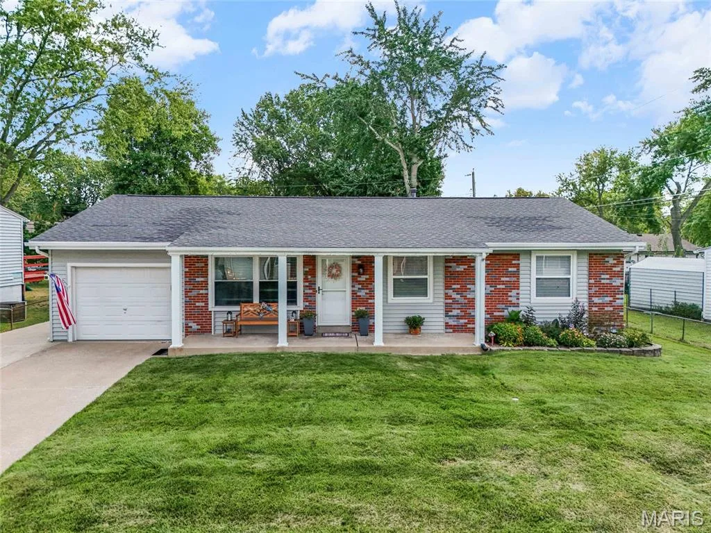 22 Saint Mark Drive, St Peters, MO 63376 — listing photo 1 of 48