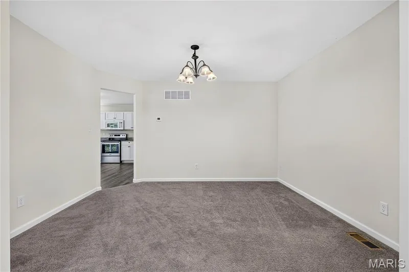 219 Quiet Bend Drive, Wentzville, MO 63385 — listing photo 7 of 31