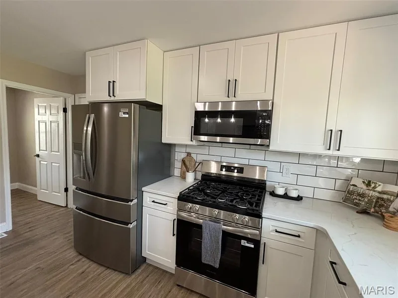 1917 Dovercliff Court, Chesterfield, MO 63017 — listing photo 14 of 54