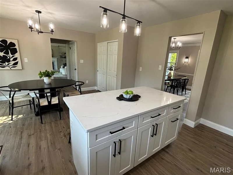 1917 Dovercliff Court, Chesterfield, MO 63017 — listing photo 18 of 54