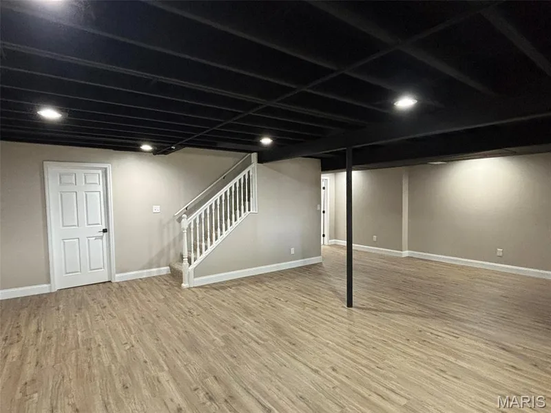 1917 Dovercliff Court, Chesterfield, MO 63017 — listing photo 10 of 54