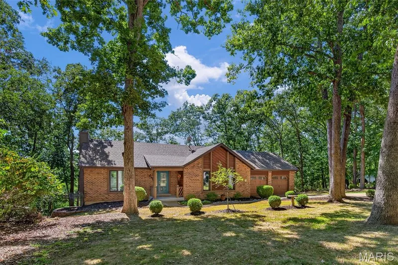 19 Greenview Drive, Defiance, MO 63341 — listing photo 2 of 45