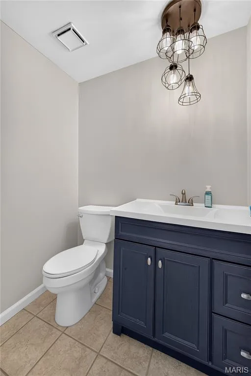 half bathroom off kitchen — 19 Greenview Drive, Defiance, MO 63341