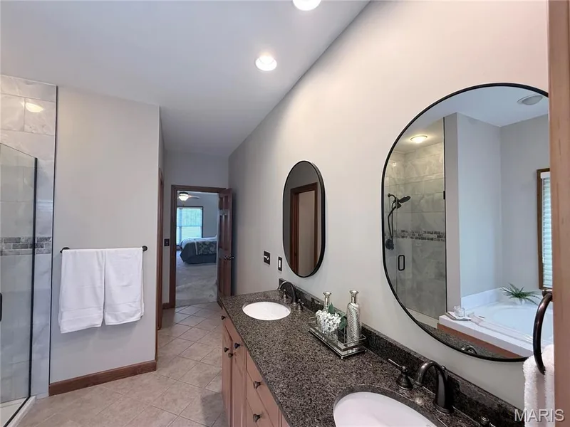Primary bathroom — 4412 Augusta Shores Drive, Augusta, MO 63332