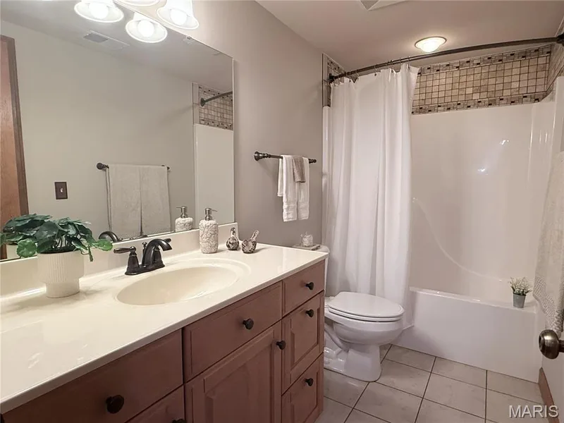 Lower level full bath. — 4412 Augusta Shores Drive, Augusta, MO 63332