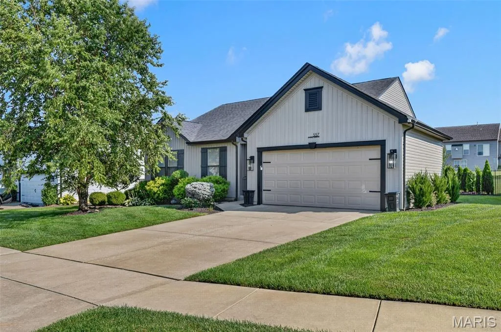 557 Crystal Stream Drive, Wentzville, MO 63385 — listing photo 1 of 38