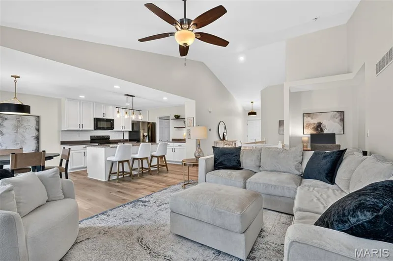 557 Crystal Stream Drive, Wentzville, MO 63385 — listing photo 11 of 38