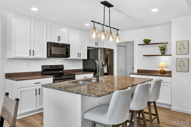 557 Crystal Stream Drive, Wentzville, MO 63385 — listing photo 13 of 38