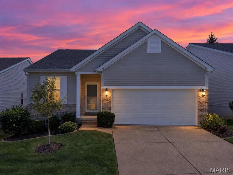 1052 Silo Bend Drive, Wentzville, MO 63385 — listing photo 12 of 41