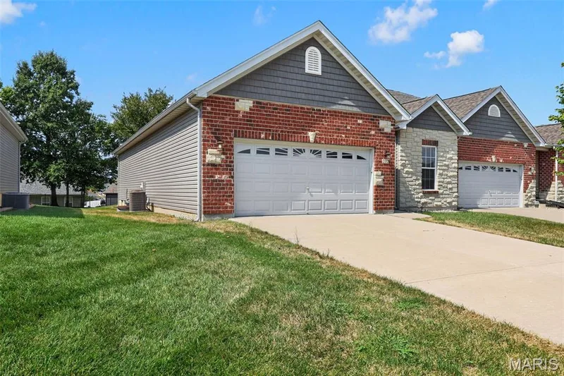 232 Pierce View Circle, Wentzville, MO 63385 — listing photo 4 of 47