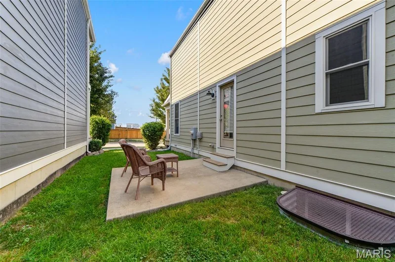 4009 Broad Street, St Charles, MO 63301 — listing photo 4 of 19