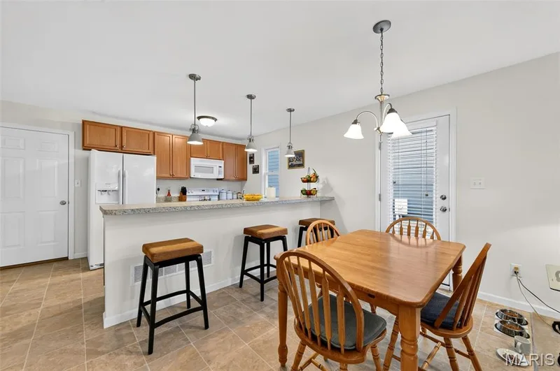 4009 Broad Street, St Charles, MO 63301 — listing photo 7 of 19