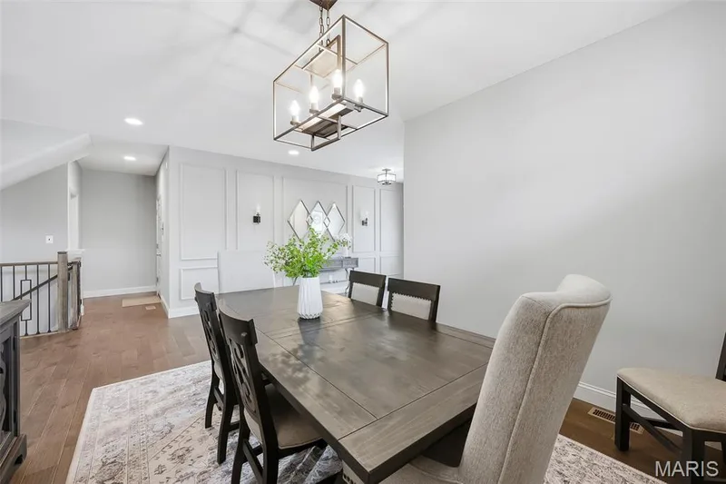 Large Dining area for all your entertainment /holiday gatherings — 140 Oakleigh Park Lane, St Charles, MO 63303