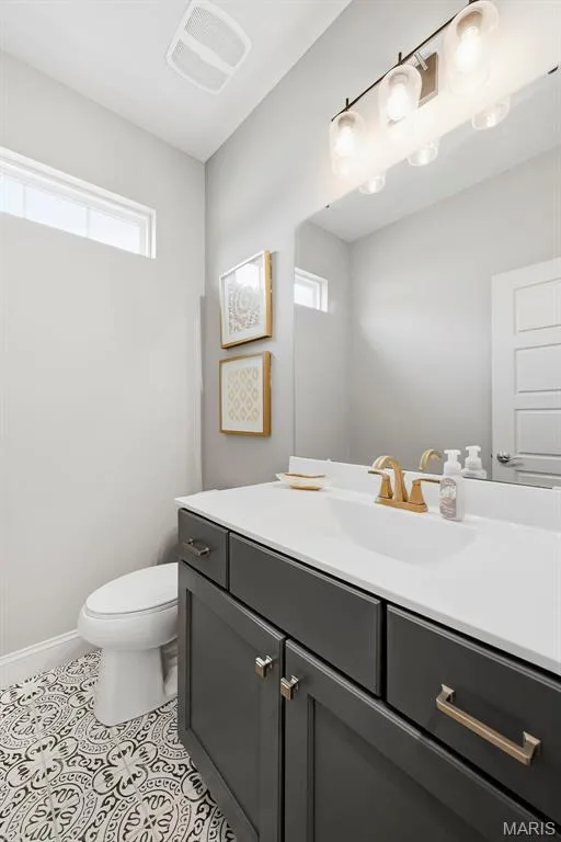 Half bath on the first floor — 140 Oakleigh Park Lane, St Charles, MO 63303