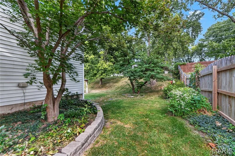306 Della Drive, St Peters, MO 63376 — listing photo 4 of 26