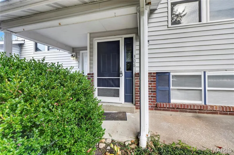 306 Della Drive, St Peters, MO 63376 — listing photo 6 of 26