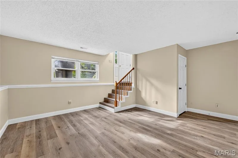 306 Della Drive, St Peters, MO 63376 — listing photo 13 of 26