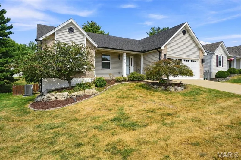 1665 Wild Goose Run, St Charles, MO 63303 — listing photo 3 of 46
