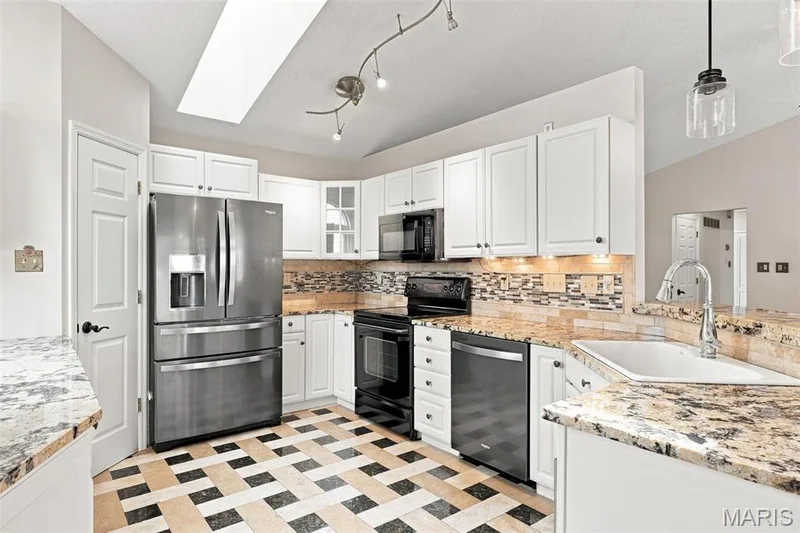1665 Wild Goose Run, St Charles, MO 63303 — listing photo 13 of 46