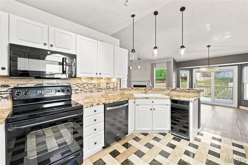 1665 Wild Goose Run, St Charles, MO 63303 — listing photo 15 of 46