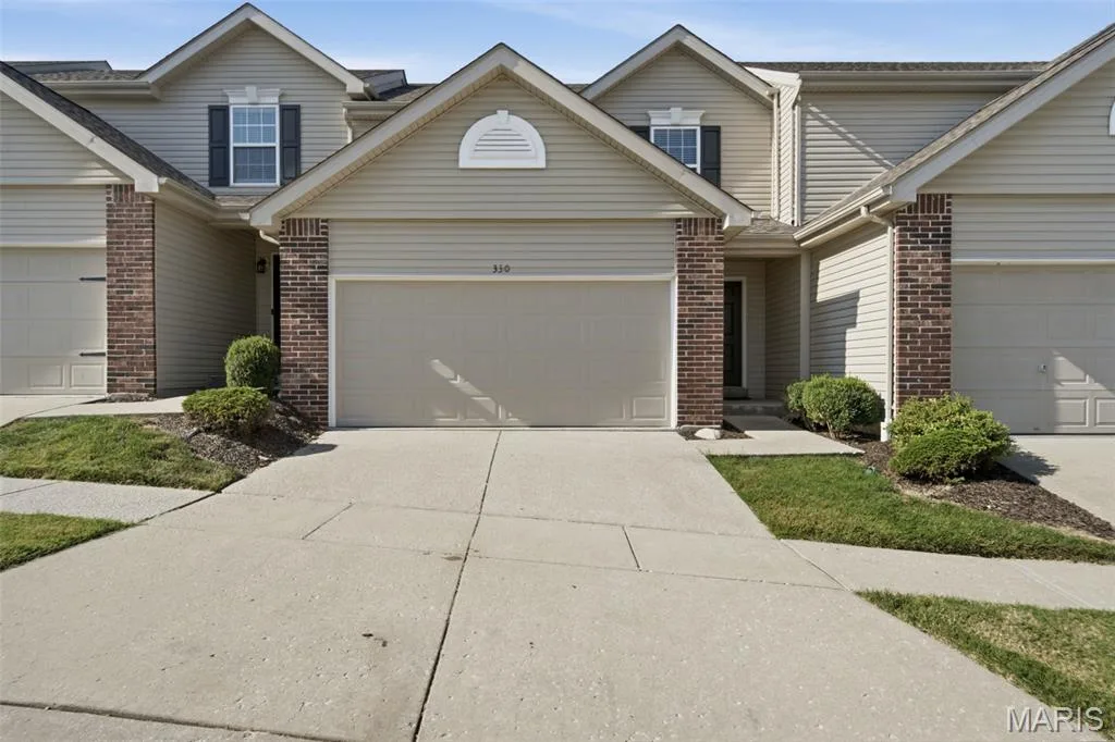 330 Willott Square Drive, St Peters, MO 63376 — listing photo 1 of 30