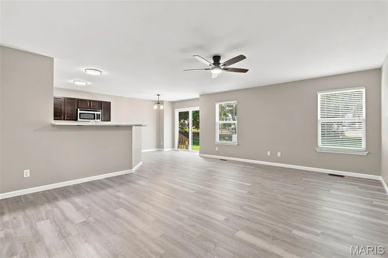 330 Willott Square Drive, St Peters, MO 63376 — listing photo 7 of 30