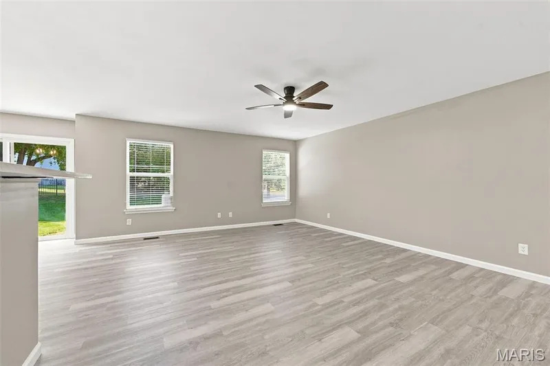 330 Willott Square Drive, St Peters, MO 63376 — listing photo 10 of 30