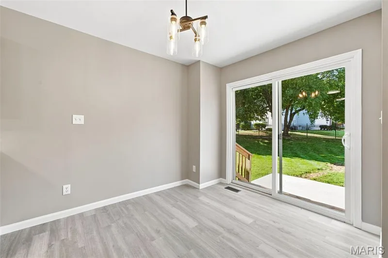 330 Willott Square Drive, St Peters, MO 63376 — listing photo 11 of 30